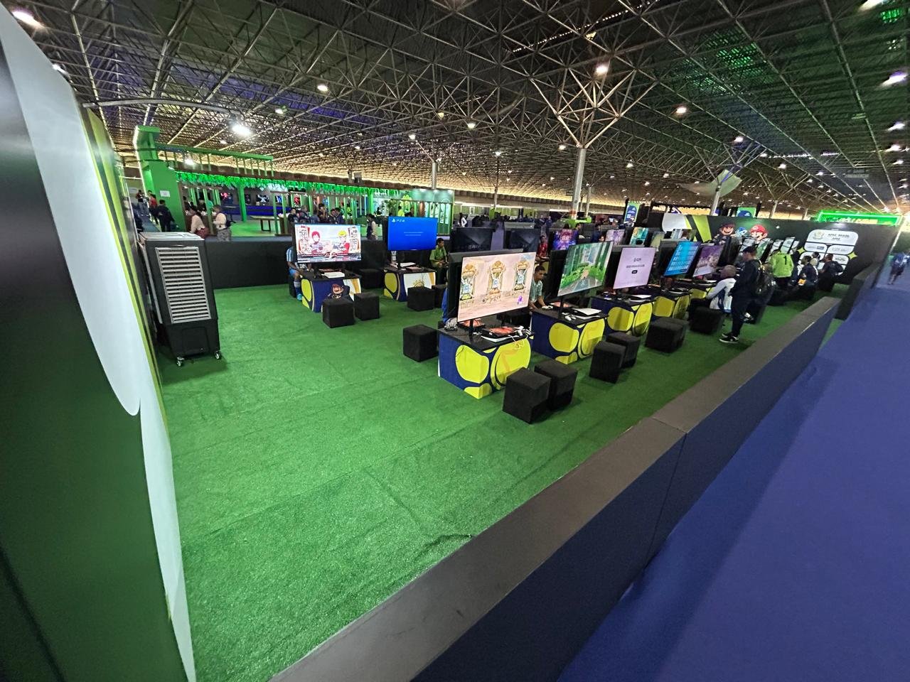 Totem Duplo de Madeira c/ Suporte p/ TV - Imagem 5